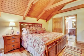 Master bedroom # 2 , large bathroom with jacuzzi, Shower