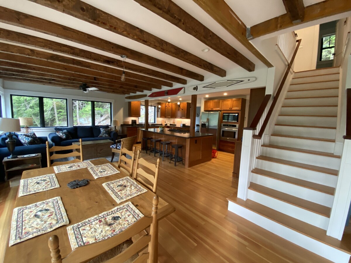 Fabulous year round waterfront retreat on Lake Waramaug