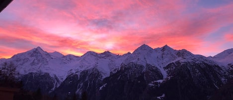 Alpenglühen Blick vom Wohnzimmer