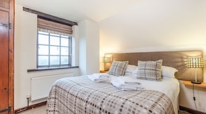 Snowdrop upstairs superking bedroom