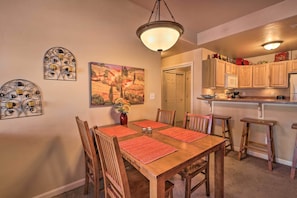 Dining Area | Dishware & Flatware