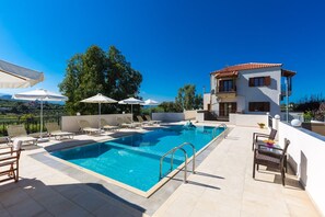 Aspect of the villa and pool terrace.