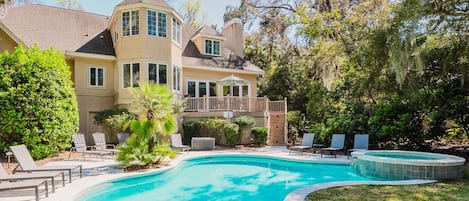 9 Hunt Club - Backyard and Pool