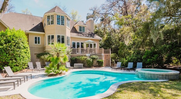 9 Hunt Club - Backyard and Pool