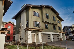 Located in the popular Alpine Village.