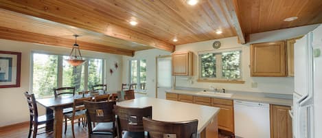 Dedicated dining area.  Filtered lake views.