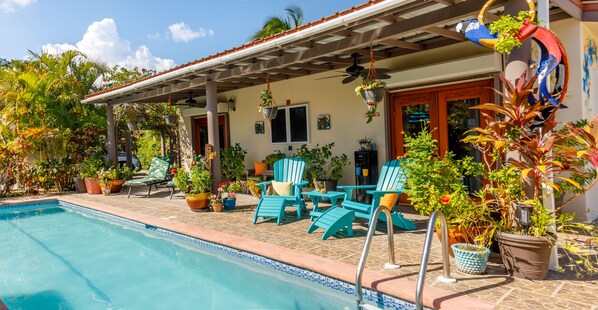 The Luxury Poolhouse. Everything you need to be completely spoiled! 5 stars!