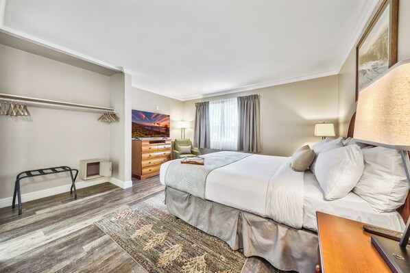 Unit with 1 King Bed