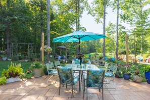 Patio | Outdoor Dining Area