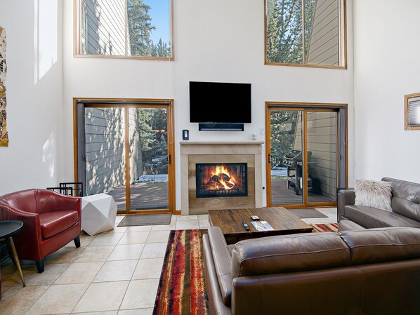 Living Room w/ Fireplace