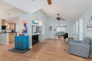 Sitting area near entry way