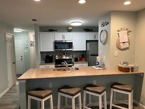 Kitchen/Bar area