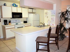 Kitchen breakfast bar