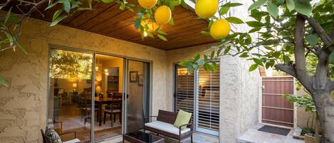 Scottsdale Miller - a SkyRun Phoenix Property - Scottsdale Miller - a SkyRun Phoenix Property - A private, serene, ground floor patio 
