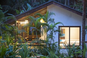 Jungle_Villa_Outdoors