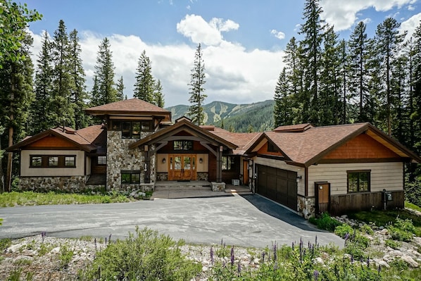 beautiful front exterior with ski views