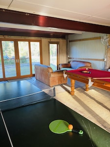 2 Cottages - Waterfront, Private Pontoon, Pool, Games Room