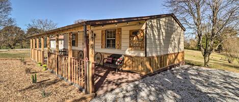 Harrison Vacation Rental | Studio Cabin | 1BA | 4 Guests | 1,120 Sq Ft