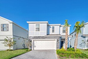 8911Zurich,WindsorAtWestside_01