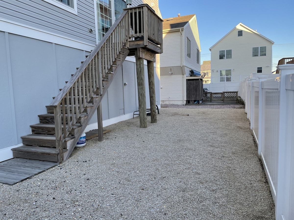 Ortley Beach- Bayside Home 4BR, 2.5 Bath with Elevator