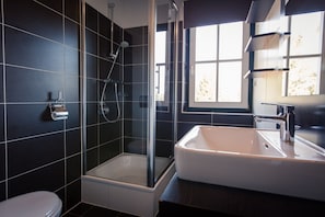 Bain