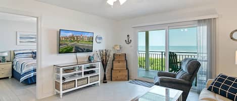 St. Augustine Oceanfront Rentals Living Room