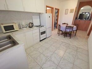 Kitchen area. Kitchen with dining area