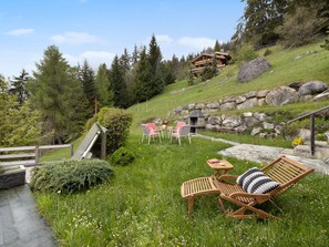 Meubles, Couverture De Sol, Jardin, Aménagement Paysager, Mélèze, Prairie, Pelouse, Chaise, Cour