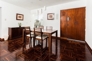 Dining Area - Comedor