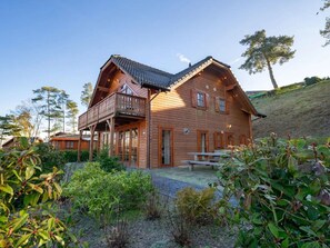 Ciel, Plante, Bâtiment, Fenêtre, Arbre, Nuage, Maison, Paysage Naturel, Lot Terre, Bois
