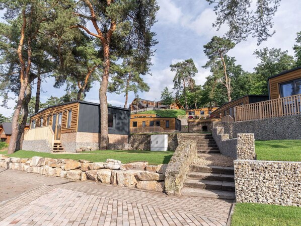 Plante, Ciel, Nuage, Arbre, Bâtiment, Lot Terre, Chalet, Paysage, Maison, Immobilier