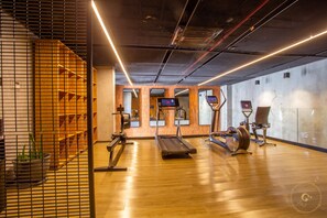 Two Story Gym:  Only in 105° Sail View you can enjoy a completely personalized session, moving to     another level of training with the higher line TechnoGym-Design by Antonio Citterio.