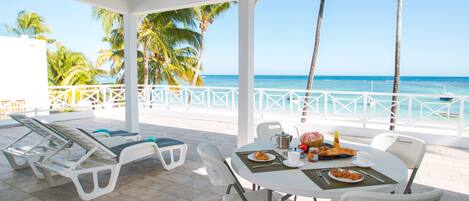 Le balcon et sa vue mer extraordinaire