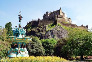 Edinburgh Castle is a world famous icon of Scotland and part of the Old and New Towns of Edinburgh’s World Heritage Site.