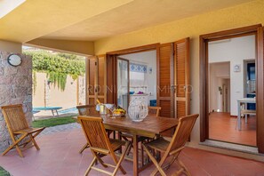 Balcony / Terrace / Patio, Building Exterior