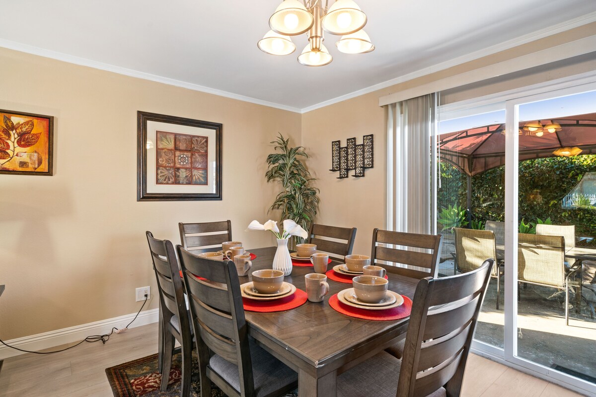 Sunny Laguna Retreat | Games Room | Mins to Beach