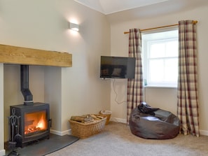 Living room | Eagles Gate Lodge, Banff