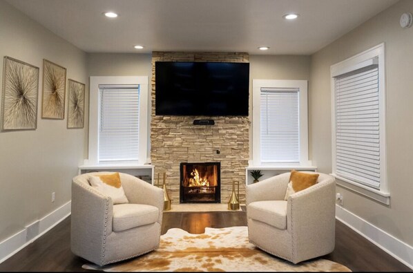 Three words... Modern, Cozy, Elegant