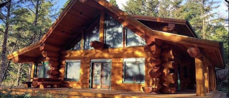 The most beautiful log cabin home in the oceanfront woods of Bandon, OR