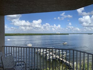 Enjoy watching people fishing from boats!