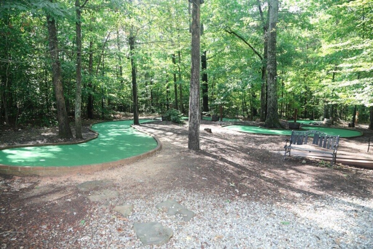 Shenandoah Crossing™ – 2 Bedroom Cabin