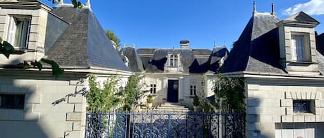 Palace in Royal loire town