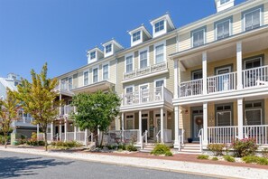 Sunset Island 18 Beach Walk Lane Exterior