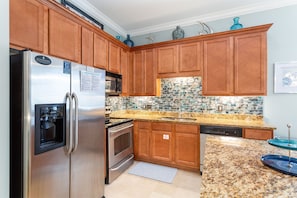 22-Seagrove-Highlands-2105-Kitchen-Alt