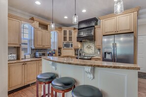 Large kitchen with everything you need to cook a great meal!