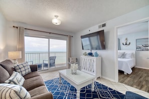 Tradewinds 805, 2 bedroom 2 bathroom, 8th floor, sleeps 6. Managed by Island Rentals.