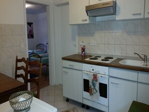 4er-Appartement, Küche, Duschbad und WC, max. 4 Personen