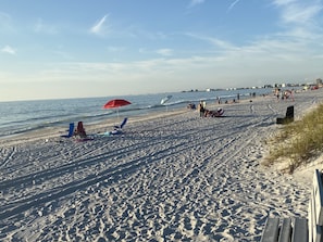 Home comes with a beach parking pass 15 min drive