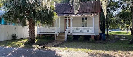 Great Neighborhood  Awesome 1880 second oldest House on the block