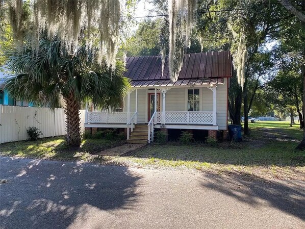 Great Neighborhood  Awesome 1880 second oldest House on the block